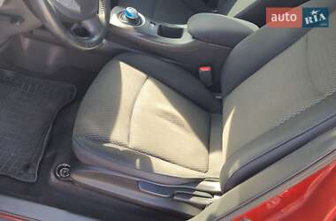 Хетчбек Nissan Leaf 2013 в 