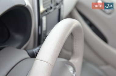 Хэтчбек Nissan Leaf 2013 в 