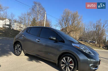 Хэтчбек Nissan Leaf 2014 в 