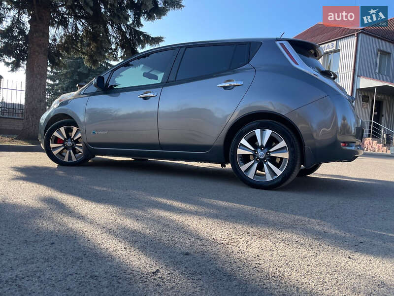 Хэтчбек Nissan Leaf 2014 в Луцке