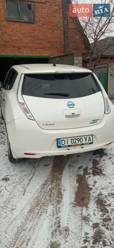 Хэтчбек Nissan Leaf 2013 в Хмельнике