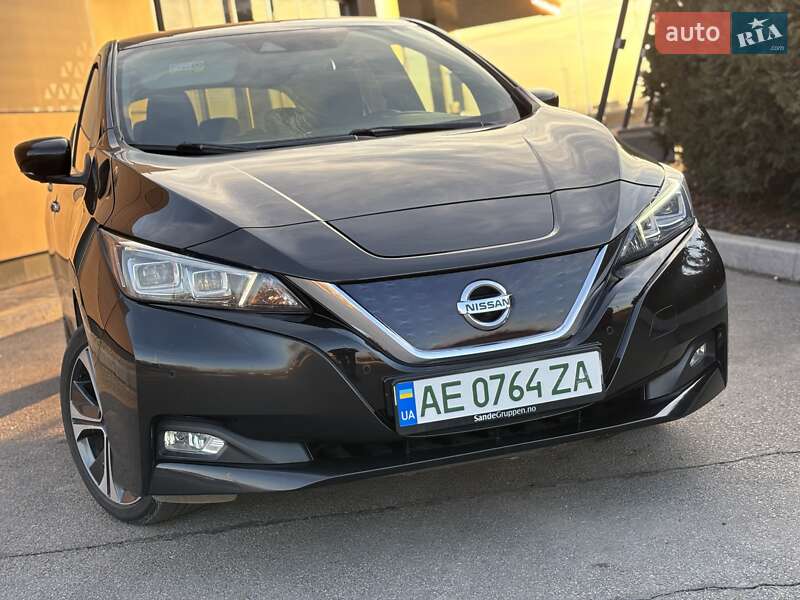 Хэтчбек Nissan Leaf 2018 в Днепре