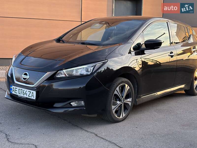 Хэтчбек Nissan Leaf 2018 в Днепре