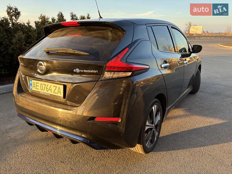 Хэтчбек Nissan Leaf 2018 в Днепре