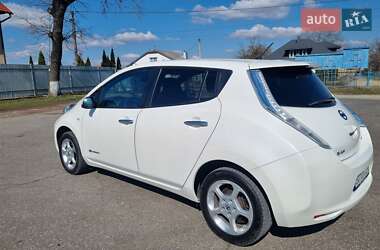 Хетчбек Nissan Leaf 2014 в 