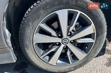Хэтчбек Nissan Leaf 2019 в 