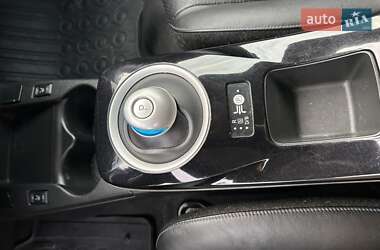 Хэтчбек Nissan Leaf 2014 в 