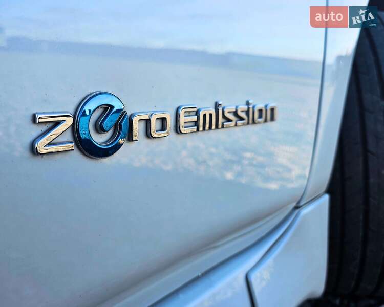 Хетчбек Nissan Leaf 2019 в Глибокій