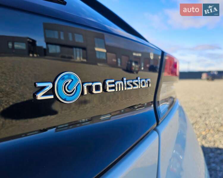 Хетчбек Nissan Leaf 2019 в Глибокій