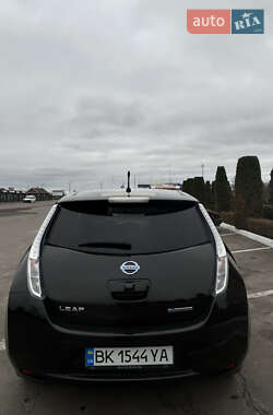 Хетчбек Nissan Leaf 2014 в 