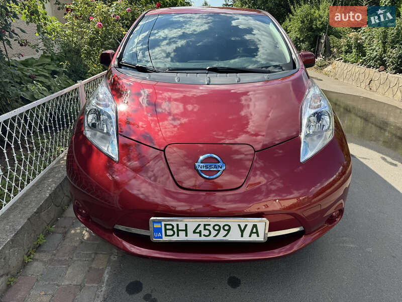 Хетчбек Nissan Leaf 2015 в Одесі