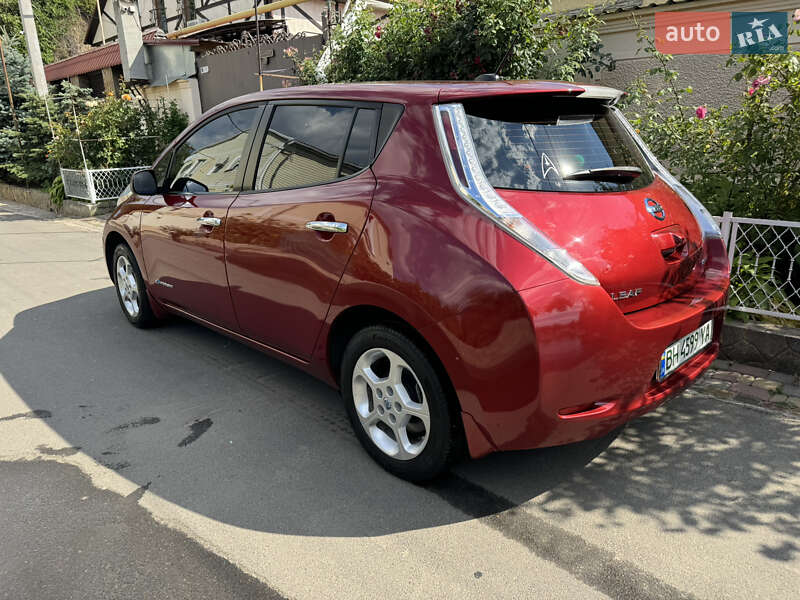 Хетчбек Nissan Leaf 2015 в Одесі