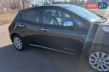 Хетчбек Nissan Leaf 2013 в 