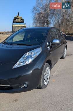 Хетчбек Nissan Leaf 2013 в 