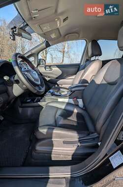 Хетчбек Nissan Leaf 2013 в 