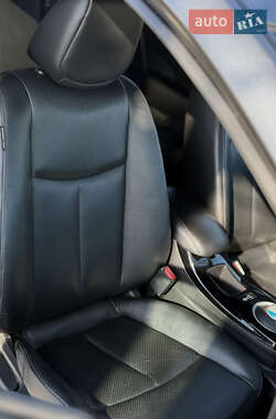 Хэтчбек Nissan Leaf 2013 в 
