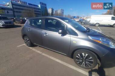 Хэтчбек Nissan Leaf 2016 в 