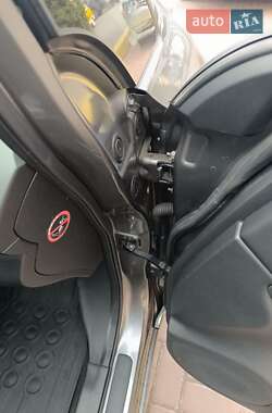 Хэтчбек Nissan Leaf 2015 в 