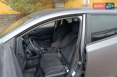 Хэтчбек Nissan Leaf 2015 в 