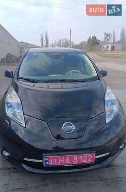 Хэтчбек Nissan Leaf 2012 в 