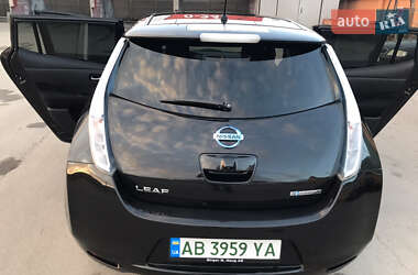 Хэтчбек Nissan Leaf 2014 в 