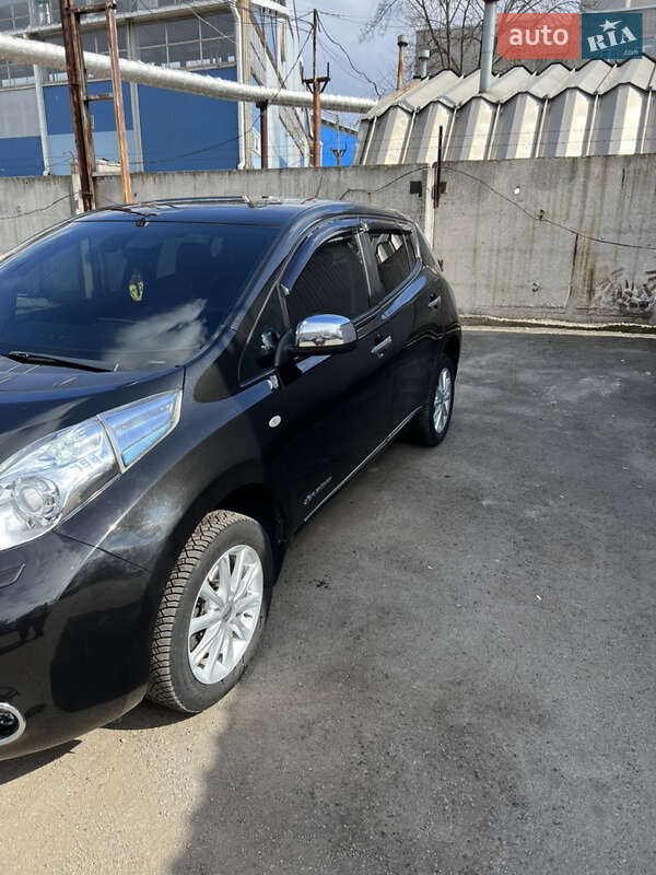 Хэтчбек Nissan Leaf 2013 в Днепре
