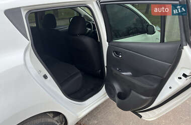 Хетчбек Nissan Leaf 2015 в 