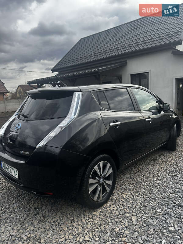Хетчбек Nissan Leaf 2014 в 