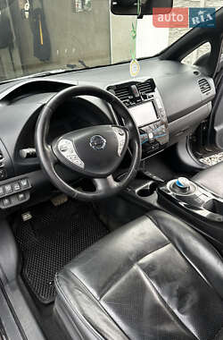 Хетчбек Nissan Leaf 2014 в 