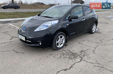 Хэтчбек Nissan Leaf 2012 в 