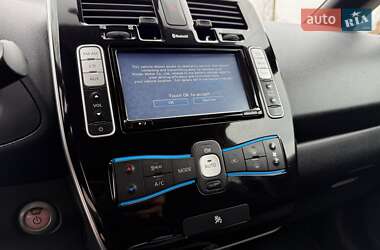 Хэтчбек Nissan Leaf 2015 в 