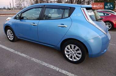 Хетчбек Nissan Leaf 2014 в 