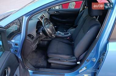 Хетчбек Nissan Leaf 2014 в 