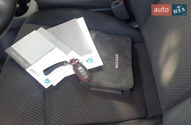Хэтчбек Nissan Leaf 2016 в 