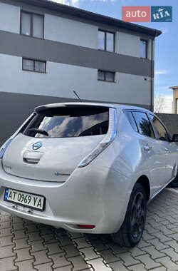 Хетчбек Nissan Leaf 2012 в 