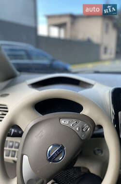 Хетчбек Nissan Leaf 2012 в 