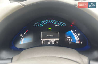 Хетчбек Nissan Leaf 2012 в 