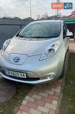 Хэтчбек Nissan Leaf 2016 в 