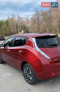 Хэтчбек Nissan Leaf 2014 в 