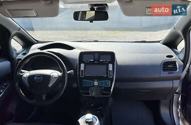 Хэтчбек Nissan Leaf 2013 в 