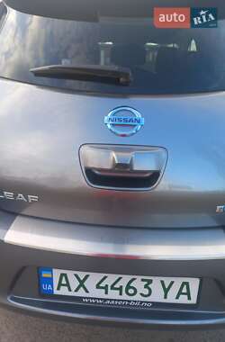 Хэтчбек Nissan Leaf 2016 в 