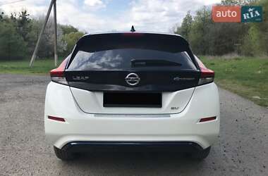 Хэтчбек Nissan Leaf 2018 в 