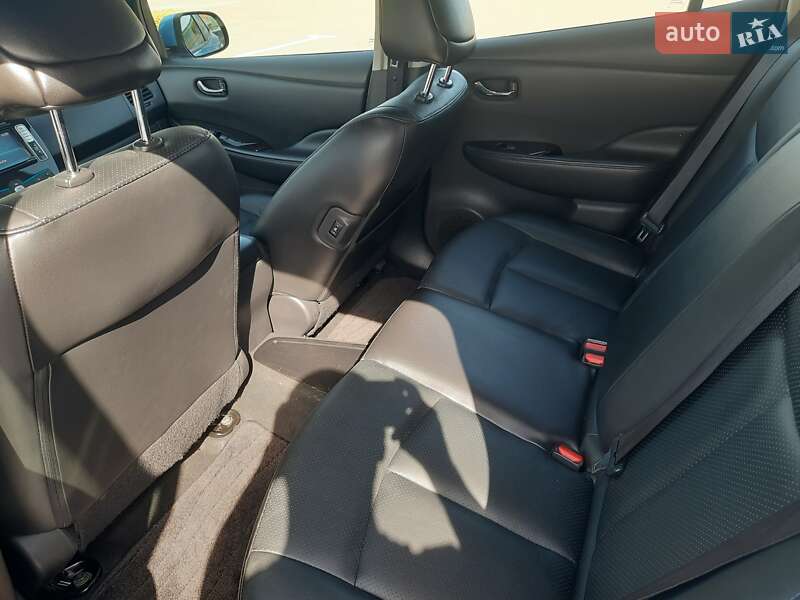 Хетчбек Nissan Leaf 2013 в Луцьку