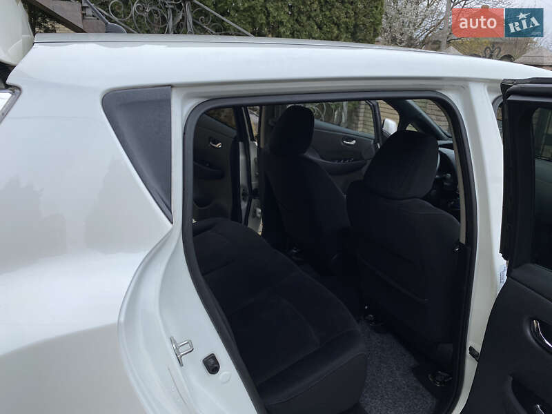 Хэтчбек Nissan Leaf 2014 в Черновцах