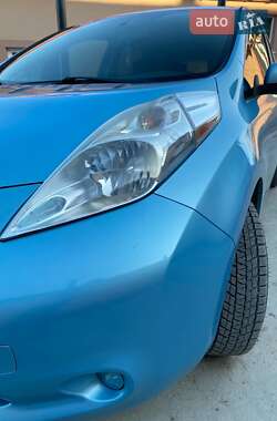 Хетчбек Nissan Leaf 2014 в 