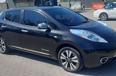 Хетчбек Nissan Leaf 2014 в 