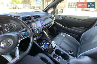 Хэтчбек Nissan Leaf 2021 в 
