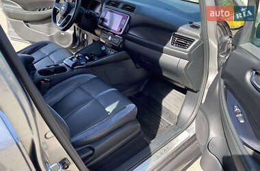 Хэтчбек Nissan Leaf 2021 в 