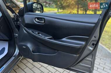 Хетчбек Nissan Leaf 2014 в 