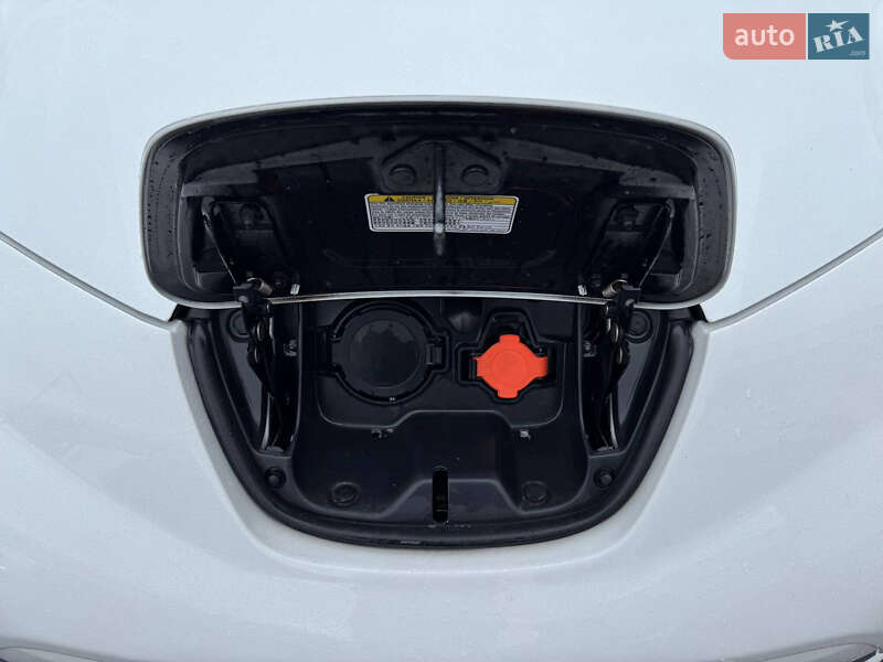 Хэтчбек Nissan Leaf 2014 в Черкассах